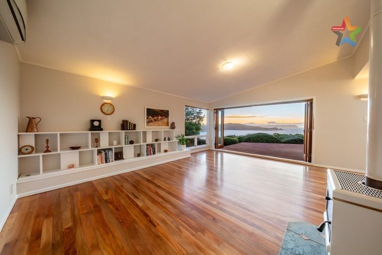 Photo of property in 15 Acheron Road, Paremata, Porirua, 5026