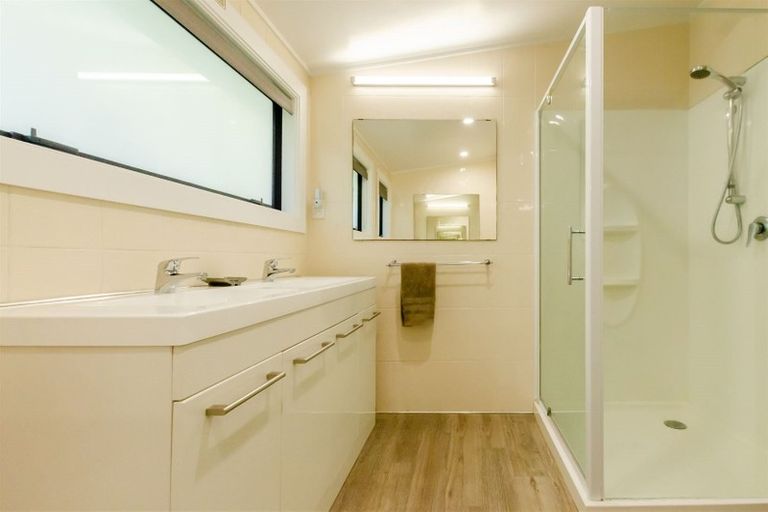 Photo of property in 109 Seaview Road, Paraparaumu Beach, Paraparaumu, 5032