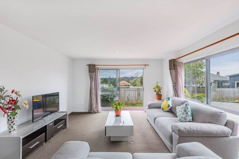 Photo of property in 163a Beach Haven Road, Beach Haven, Auckland, 0626