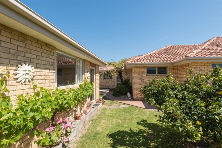 Photo of property in 38 Hoult Crescent, Monaco, Nelson, 7011