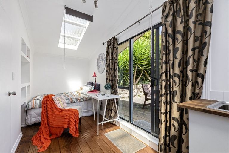 Photo of property in 20 Mcphail Street, Birkdale, Auckland, 0626