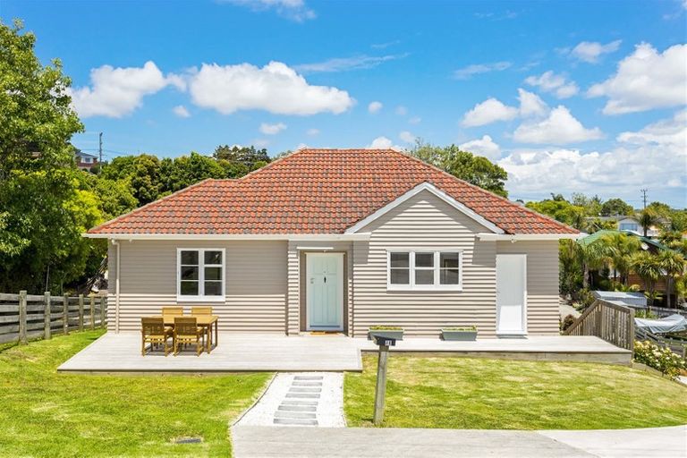 Photo of property in 8b St James Avenue, Helensville, 0800