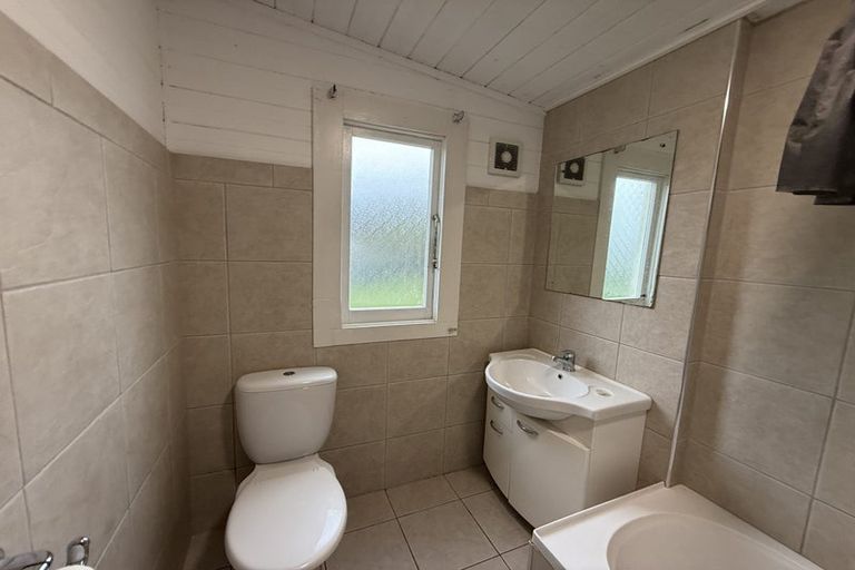 Photo of property in 163 Cornfoot Street, Castlecliff, Whanganui, 4501