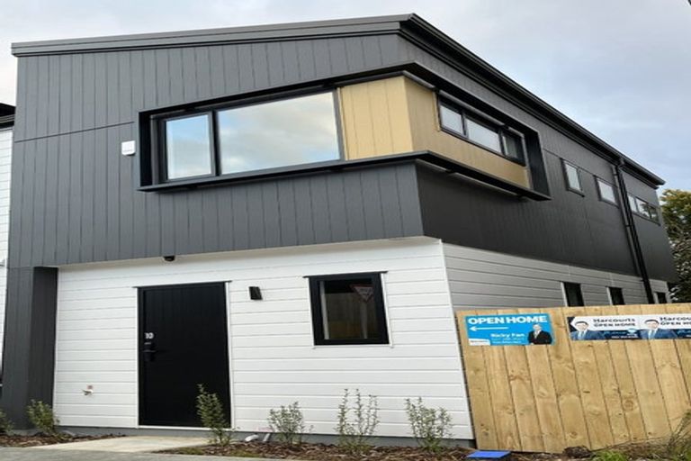 Photo of property in 10/241 Don Buck Road, Massey, Auckland, 0614