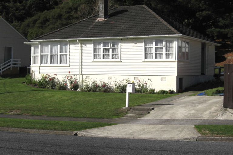 Photo of property in 37 Judd Crescent, Naenae, Lower Hutt, 5011