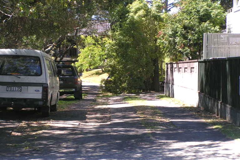 Photo of property in 31a Lake Road, Northcote, Auckland, 0627