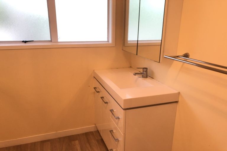 Photo of property in 89 Woodglen Road, Glen Eden, Auckland, 0602