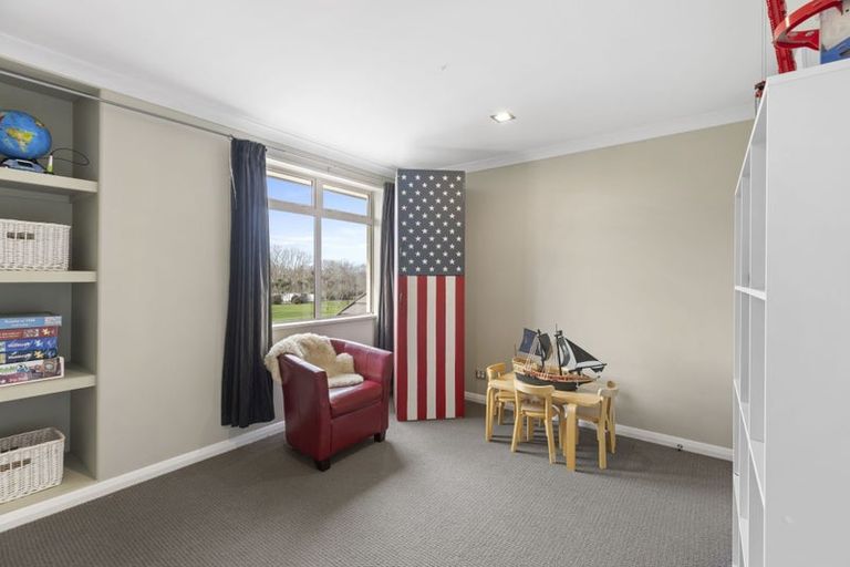 Photo of property in 68 Willowview Drive, Redwood, Christchurch, 8051