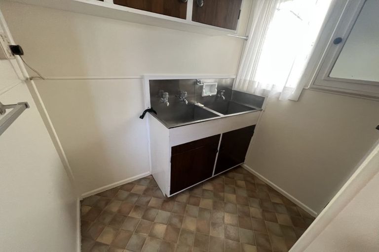 Photo of property in 7 Norma Avenue, Te Atatu South, Auckland, 0610