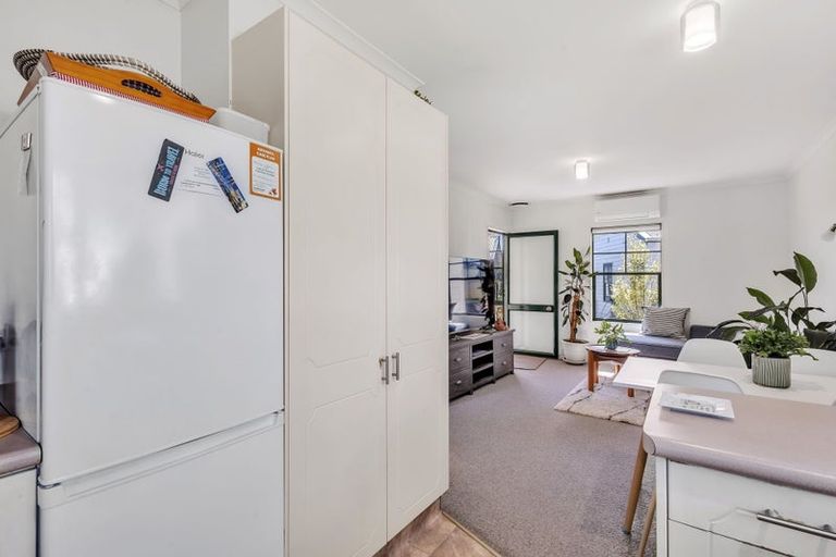Photo of property in 3/70 Whiteley Street, Moturoa, New Plymouth, 4310