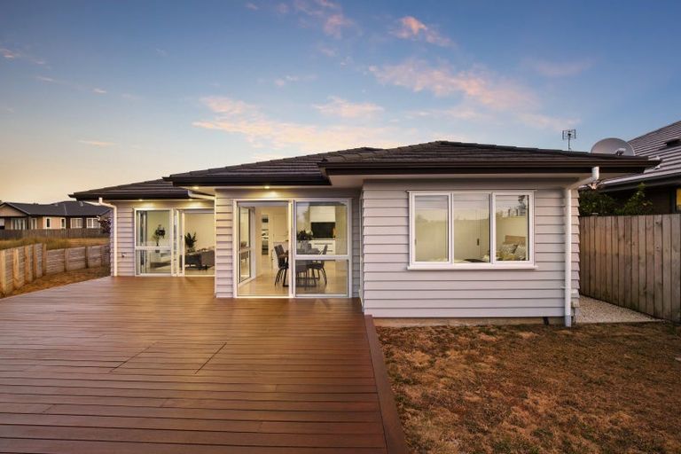 Photo of property in 13 O Ruamano Crescent, Pukekohe, 2120
