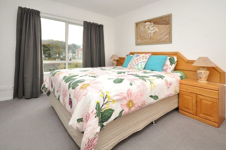 Photo of property in 11 Mahinga Lane, Massey, Auckland, 0614