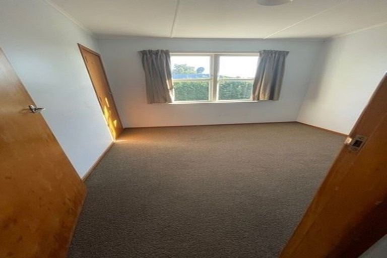 Photo of property in 96 Edmonton Road, Henderson, Auckland, 0612