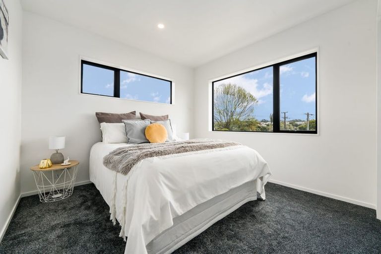 Photo of property in 13a Renata Crescent, Te Atatu Peninsula, Auckland, 0610