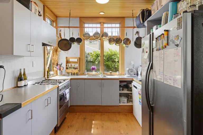 Photo of property in 33 Hendon Street, Edgeware, Christchurch, 8013