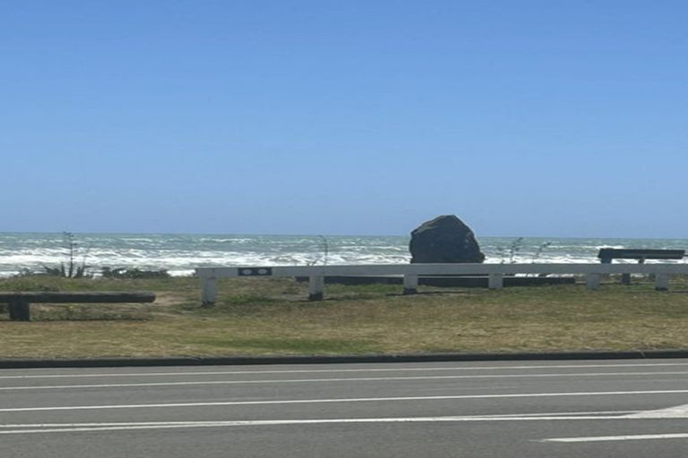 Photo of property in 228 Marine Parade, Otaki Beach, Otaki, 5512