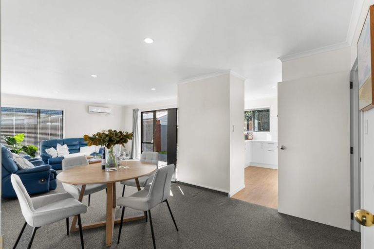 Photo of property in 32 Montclare Avenue, Avonhead, Christchurch, 8042