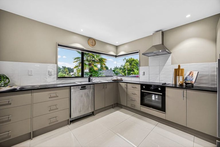 Photo of property in 73m Park Rise, Campbells Bay, Auckland, 0630