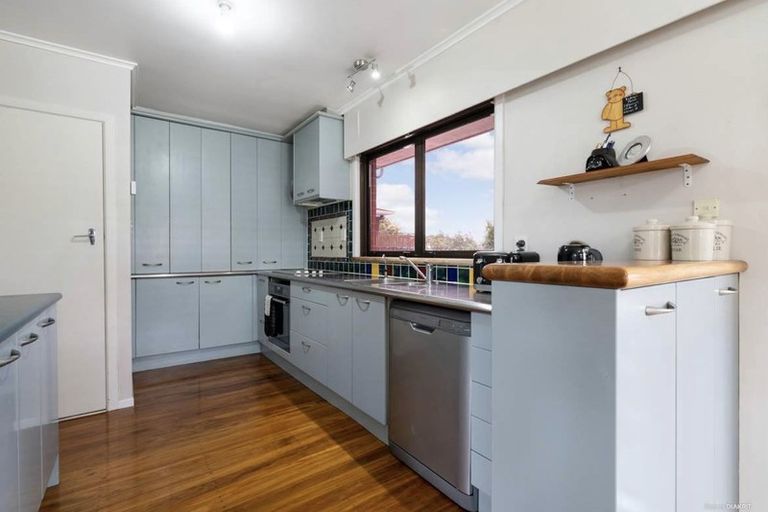Photo of property in 18 Royal Road, Massey, Auckland, 0614