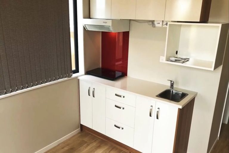 Photo of property in 1 Sapwood Crescent, Takanini, 2110