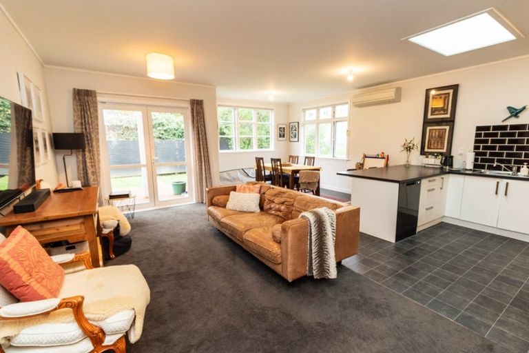 Photo of property in 2 Akatea Street, Berhampore, Wellington, 6023