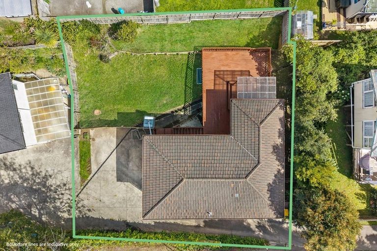 Photo of property in 16 Dunraven Place, Torbay, Auckland, 0630