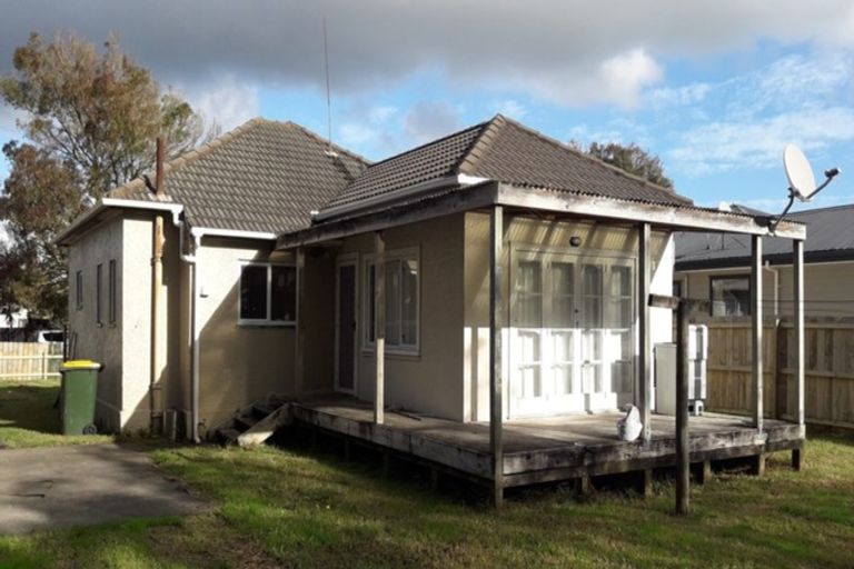 Photo of property in 24 Freyberg Avenue, Papatoetoe, Auckland, 2104