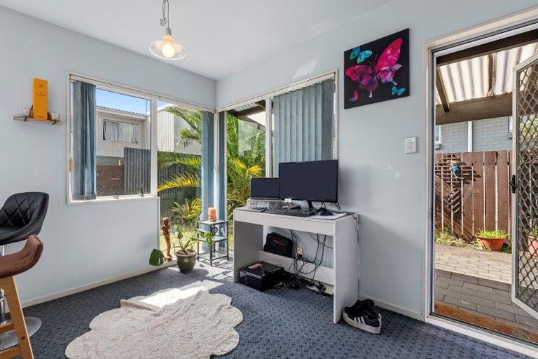 Photo of property in 46b Miro Street, New Lynn, Auckland, 0600