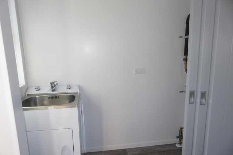 Photo of property in 60a Stewart Drive, Newlands, Wellington, 6037