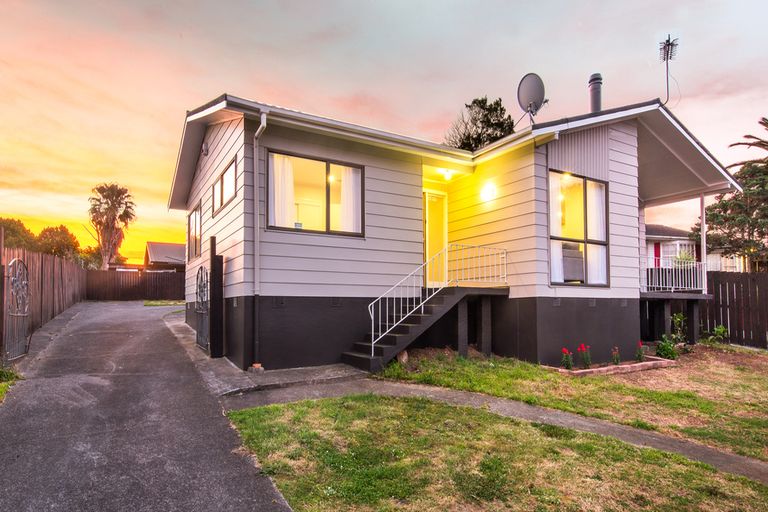 Photo of property in 16 Hoturoa Place, Manurewa, Auckland, 2102