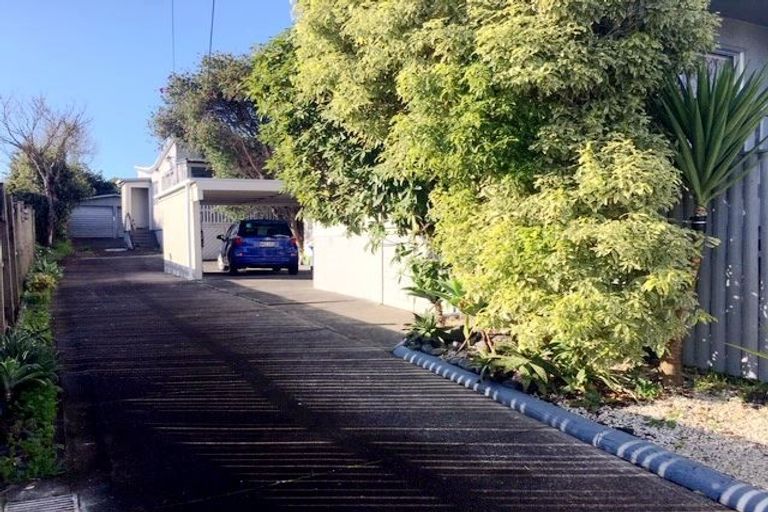 Photo of property in 163 Rathgar Road, Henderson, Auckland, 0610