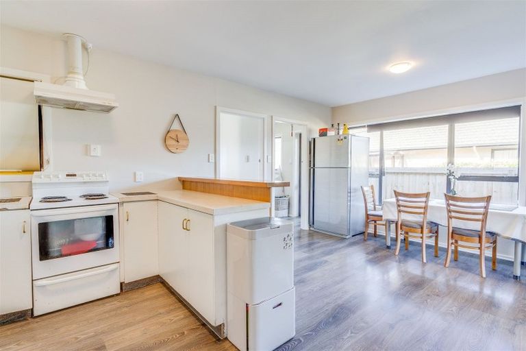 Photo of property in 10 Oakdale Street, Avonhead, Christchurch, 8042