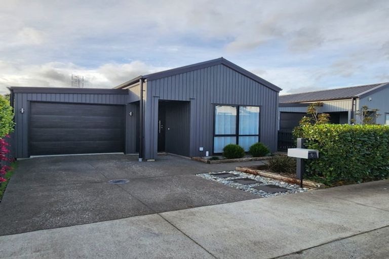 Photo of property in 6 Paddock Lane, Pukekohe, 2120