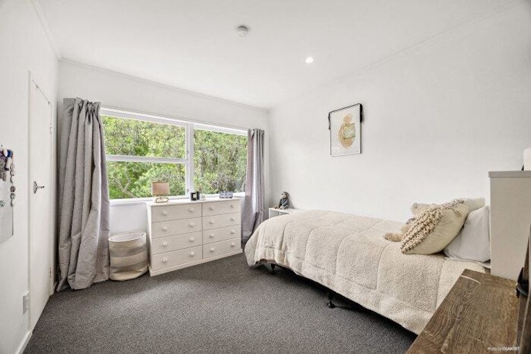 Photo of property in 53 Cyclarama Crescent, Massey, Auckland, 0614