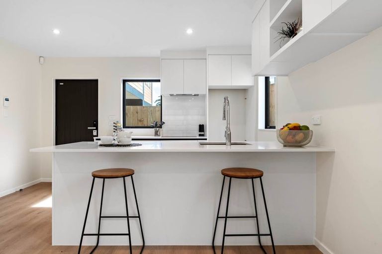 Photo of property in 7/10 Orchid Place, Te Atatu South, Auckland, 0610