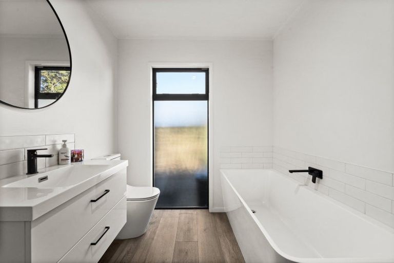 Photo of property in 2480 Kahuranaki Road, Elsthorpe, Havelock North, 4295