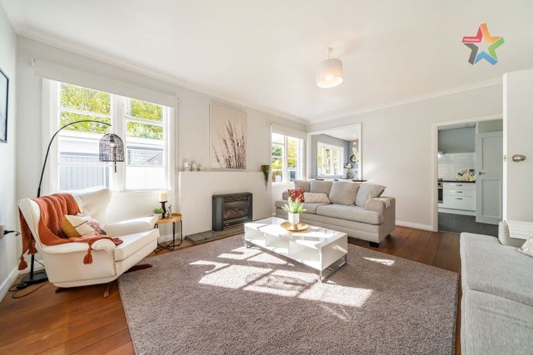 Photo of property in 10 Golf Road, Manor Park, Lower Hutt, 5019