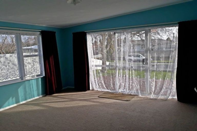 Photo of property in 6 Somerset Crescent, Highbury, Palmerston North, 4412