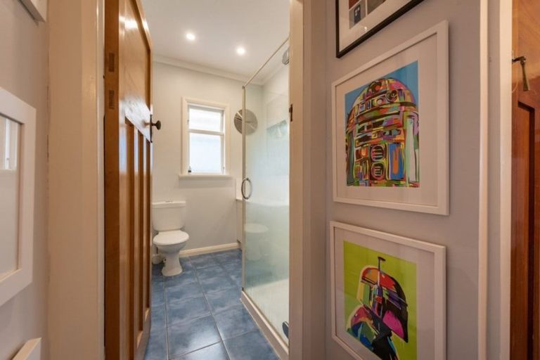 Photo of property in 19 Palm Avenue, Lyall Bay, Wellington, 6022