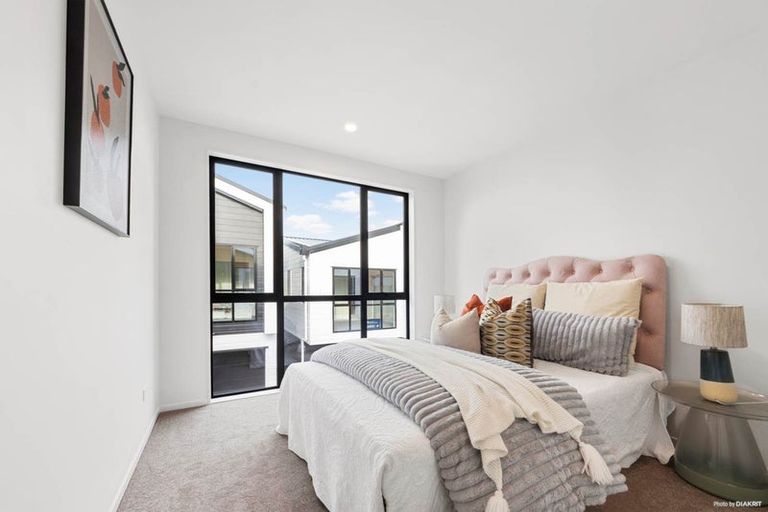 Photo of property in 106c Taikata Road, Te Atatu Peninsula, Auckland, 0610