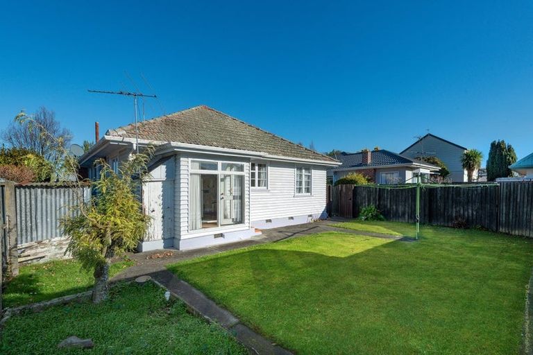 Photo of property in 102 Yaldhurst Road, Sockburn, Christchurch, 8042