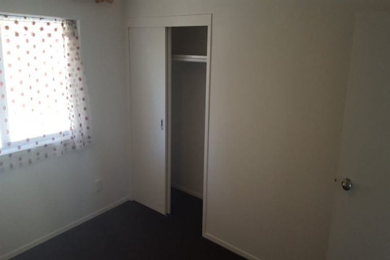 Photo of property in 18 Kiernan Place, Kelston, Auckland, 0602