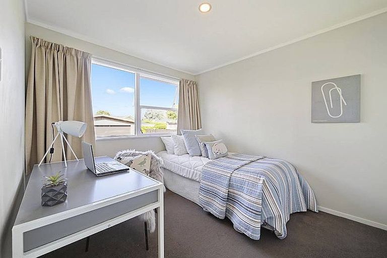 Photo of property in 72 Walworth Avenue, Pakuranga Heights, Auckland, 2010