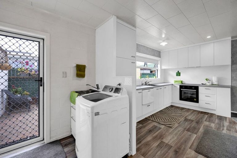 Photo of property in 61 Murray Avenue, Hawera, 4610