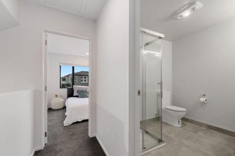 Photo of property in 28 Kearns Drive, Hobsonville, Auckland, 0616