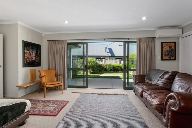 Photo of property in 17 Lilac Close, Cambridge, 3434