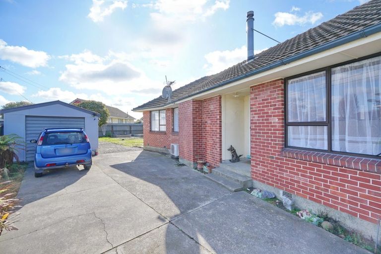 Photo of property in 17 Ontario Place, Wainoni, Christchurch, 8061