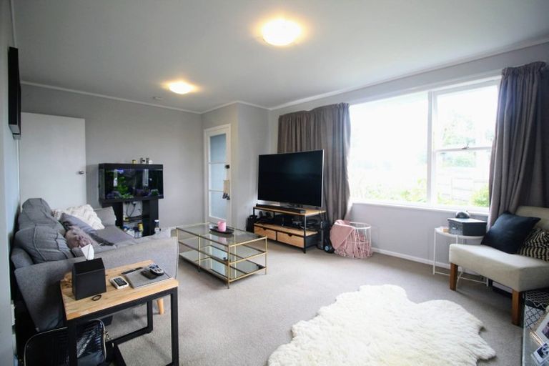 Photo of property in 1/38 Sunnyfield Crescent, Glenfield, Auckland, 0629