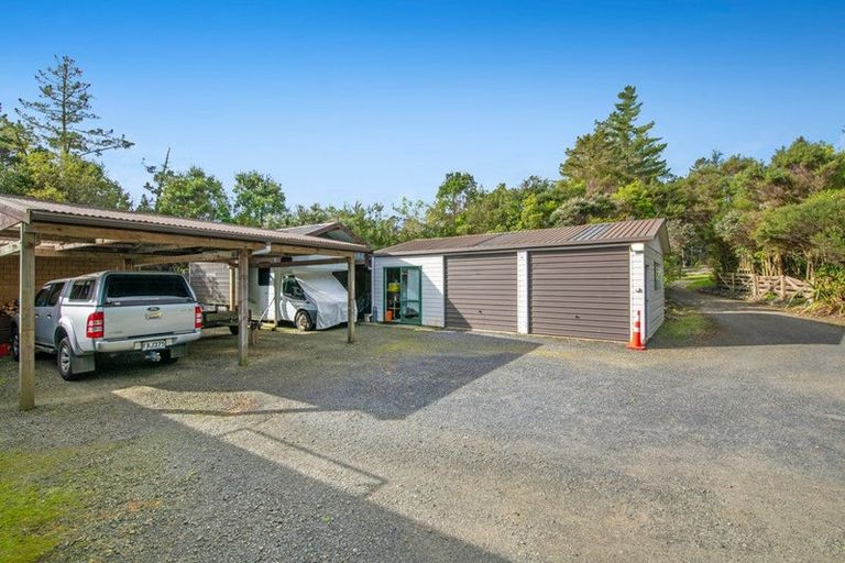 Photo of property in 42 Manuka Grove, Helensville, 0875