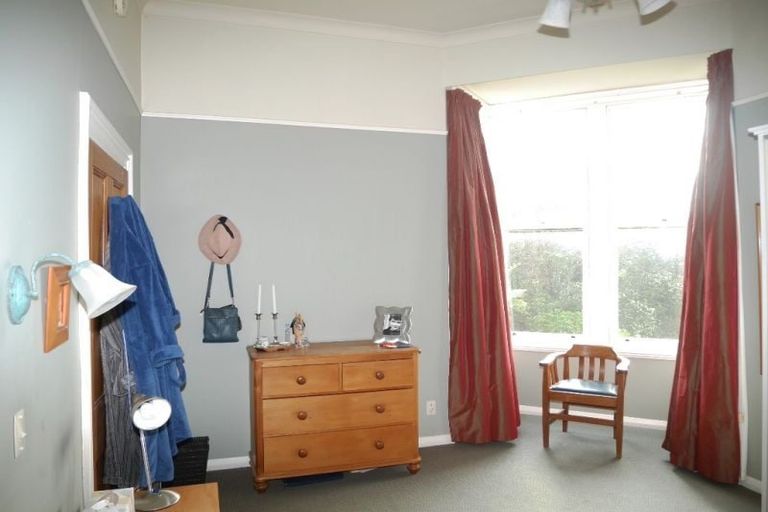 Photo of property in 152 Kelburn Parade, Kelburn, Wellington, 6012